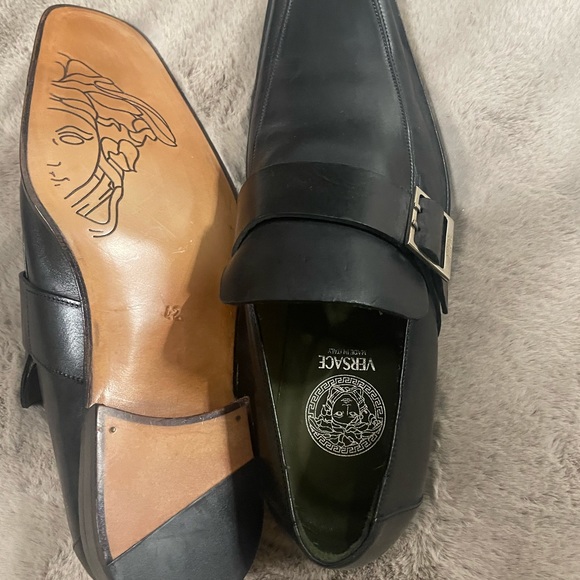 VERSACE black leather mens size 9.5 - Picture 2 of 2